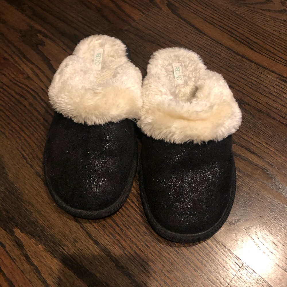 Abound black furry slippers size 10